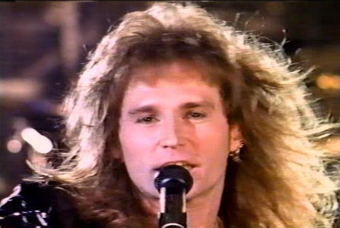 Screenshot from the music video for 'When I See You Smile'