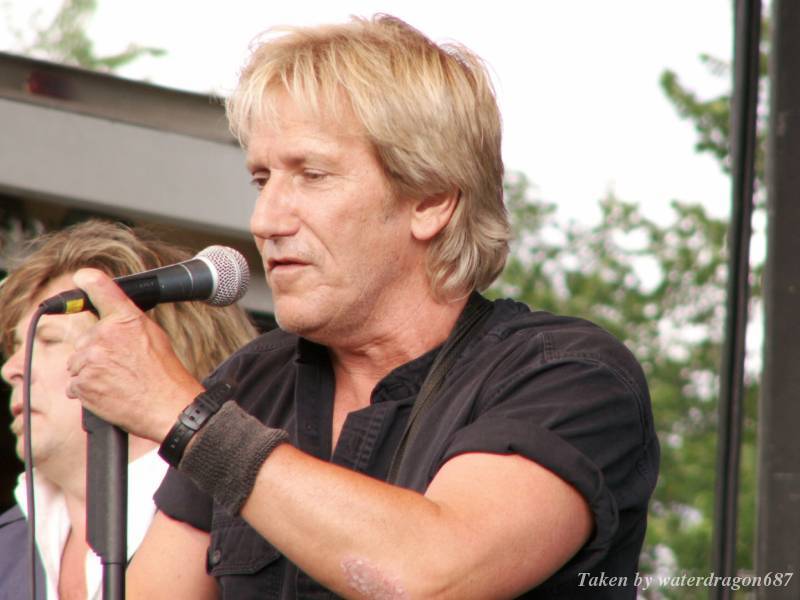 Jerry Riggs and John Cafferty live in Cheyenne, Wyoming, 24 June, 2006. Photo copyright waterdragon687; not to be reproduced without permission.