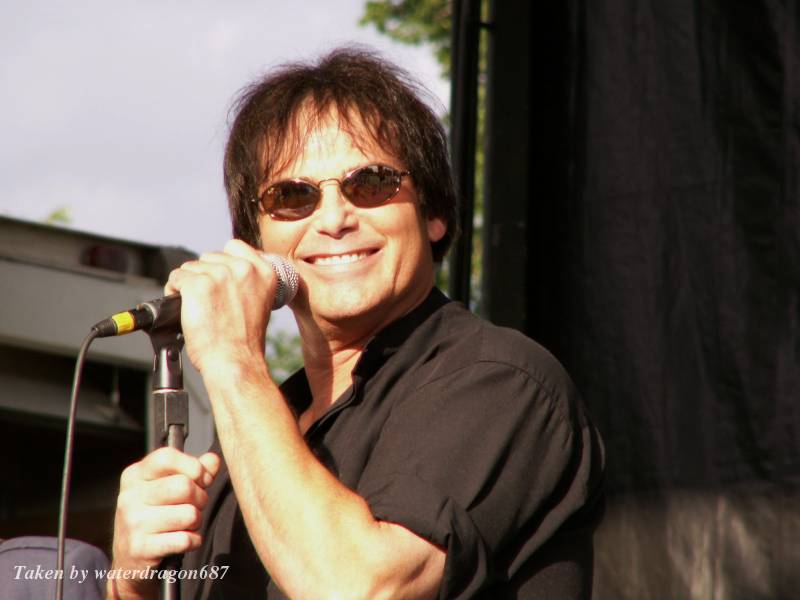 Jimi Jamison live in Cheyenne, Wyoming, 24 June, 2006. Photo copyright waterdragon687; not to be reproduced without permission.
