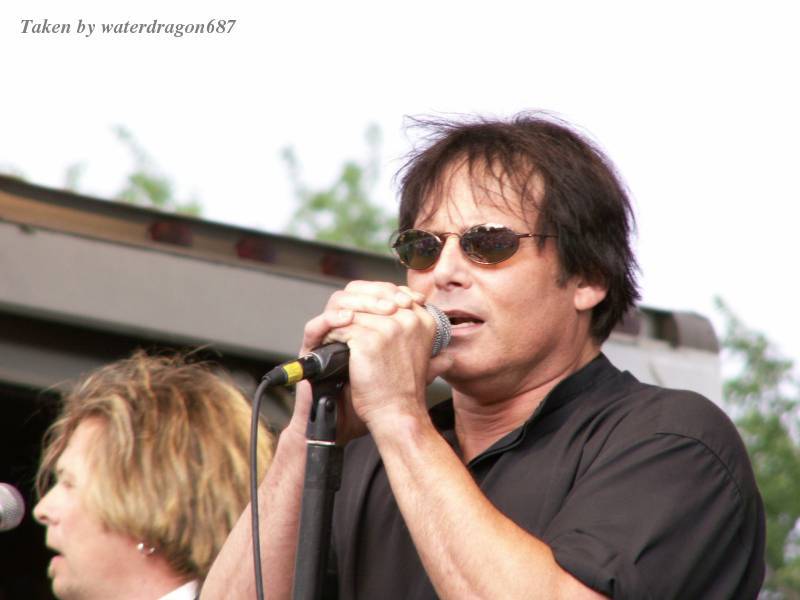 Jimi Jamison and Jerry Riggs live in Cheyenne, Wyoming, 24 June, 2006. Photo copyright waterdragon687; not to be reproduced without permission.