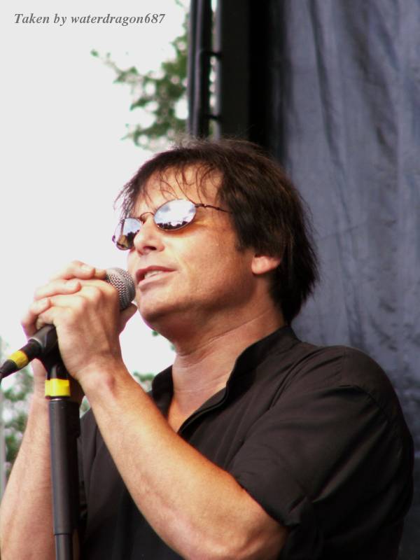 Jimi Jamison live in Cheyenne, Wyoming, 24 June, 2006. Photo copyright waterdragon687; not to be reproduced without permission.
