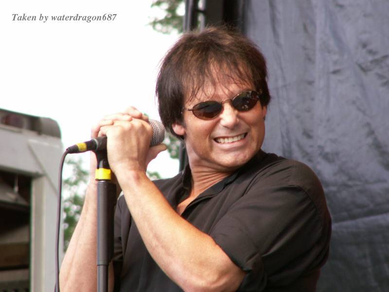 Jimi Jamison live in Cheyenne, Wyoming, 24 June, 2006. Photo copyright waterdragon687; not to be reproduced without permission.