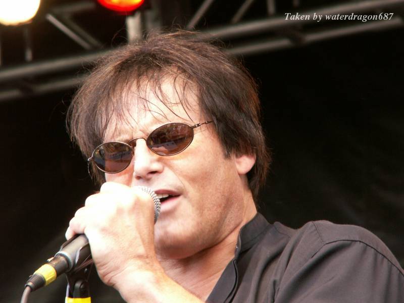 Jimi Jamison live in Cheyenne, Wyoming, 24 June, 2006. Photo copyright waterdragon687; not to be reproduced without permission.