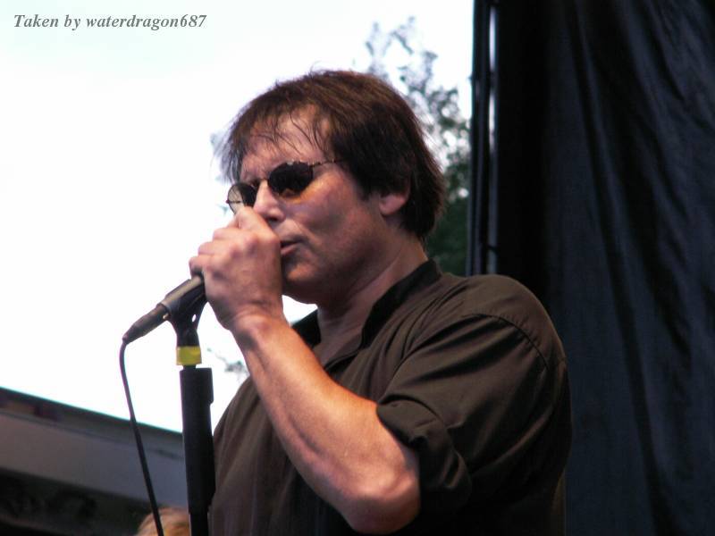 Jimi Jamison live in Cheyenne, Wyoming, 24 June, 2006. Photo copyright waterdragon687; not to be reproduced without permission.