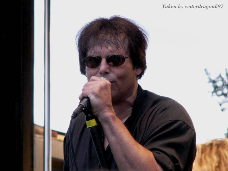 Jimi Jamison live in Cheyenne, Wyoming, 24 June, 2006. Photo copyright waterdragon687; not to be reproduced without permission.