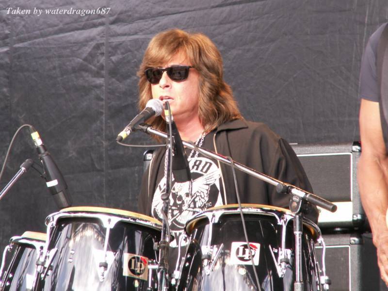 Joe Lynn Turner live in Cheyenne, Wyoming, 24 June, 2006. Photo copyright waterdragon687; not to be reproduced without permission.