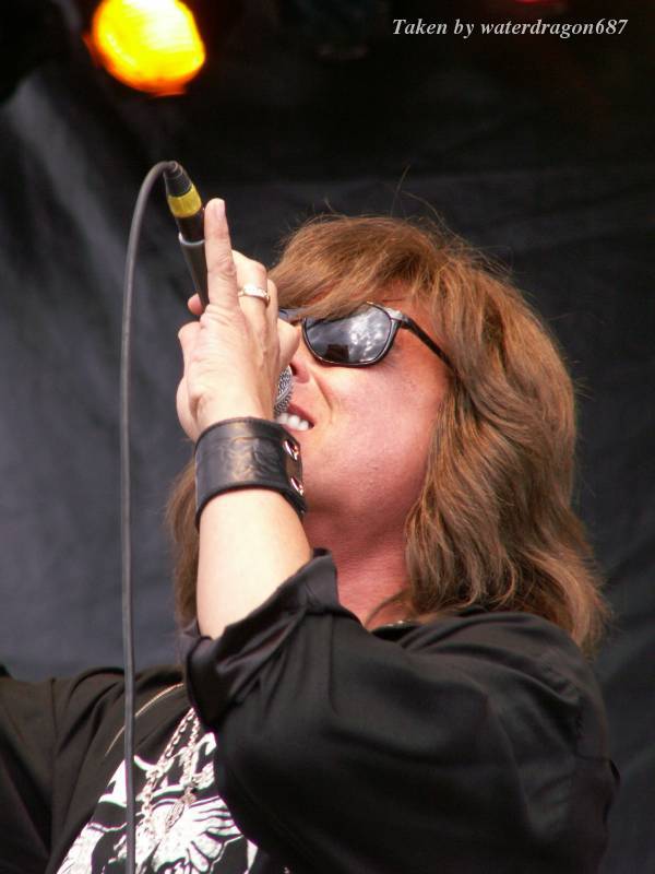 Joe Lynn Turner live in Cheyenne, Wyoming, 24 June, 2006. Photo copyright waterdragon687; not to be reproduced without permission.