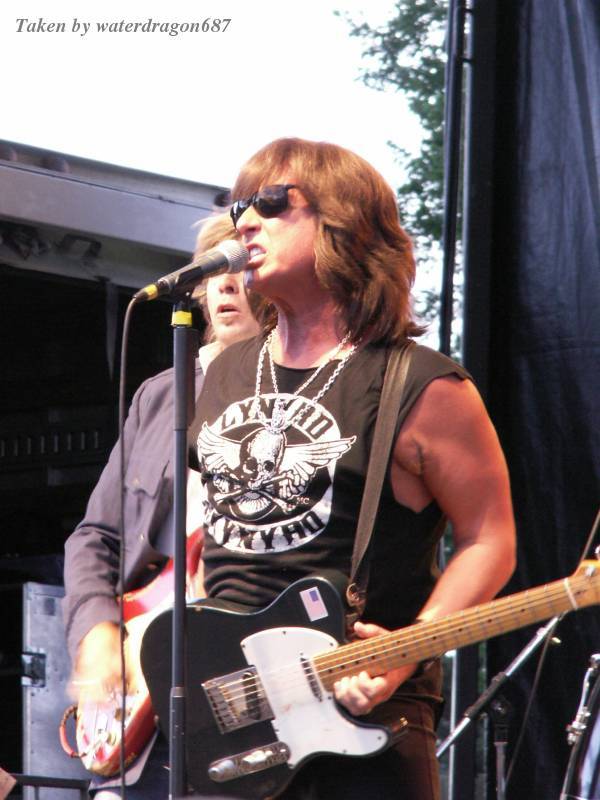 Jerry Riggs and Joe Lynn Turner live in Cheyenne, Wyoming, 24 June, 2006. Photo copyright waterdragon687; not to be reproduced without permission.