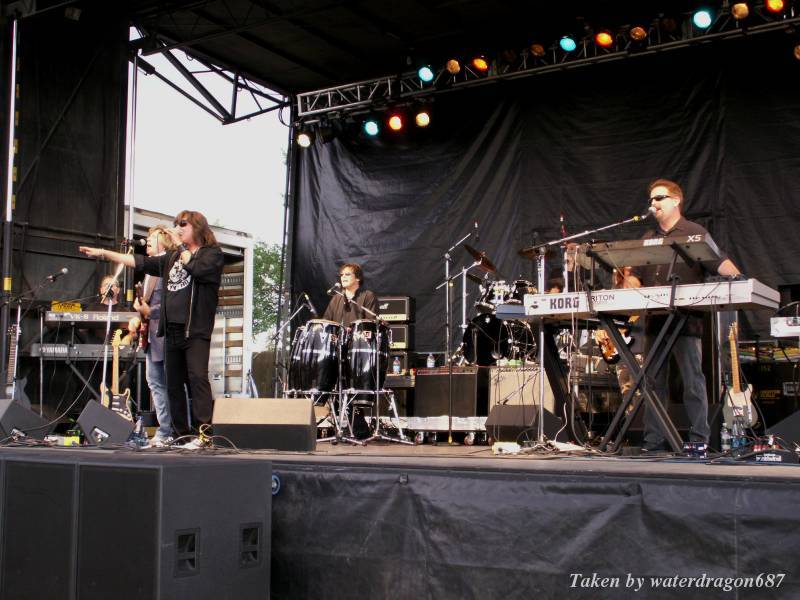 Larry Hoppen, Jerry Riggs, Joe Lynn Turner, Jimi Jamison, and Lane Hoppen live in Cheyenne, Wyoming, 24 June, 2006. Photo copyright waterdragon687; not to be reproduced without permission.