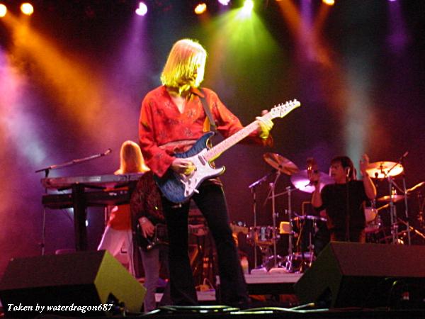 Chris Grove, Barry Dunaway, Frankie Sullivan, and Jimi Jamison live in Denver, Colorado, 12 August, 2005. Photo copyright waterdragon687; not to be reproduced without permission.