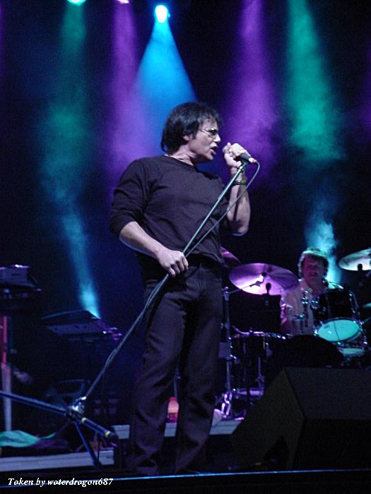 Jimi Jamison live in Denver, Colorado, 12 August, 2005. Photo copyright waterdragon687; not to be reproduced without permission.