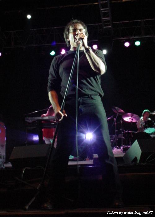 Jimi Jamison live in Denver, Colorado, 12 August, 2005. Photo copyright waterdragon687; not to be reproduced without permission.