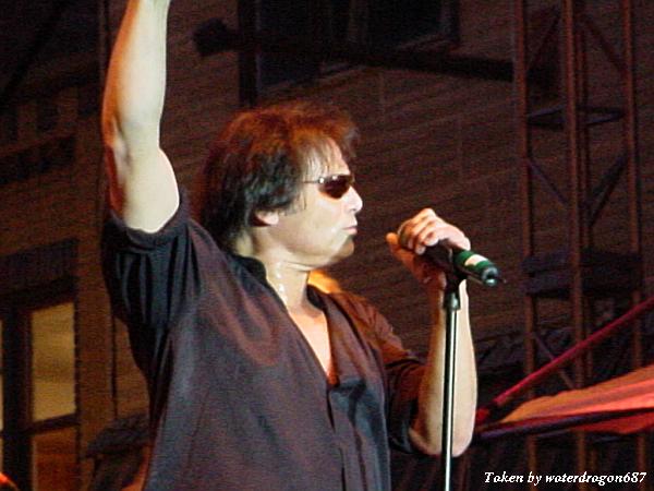 Jimi Jamison live in Deadwood, South Dakota, 18 June, 2005. Photo copyright waterdragon687; not to be reproduced without permission.