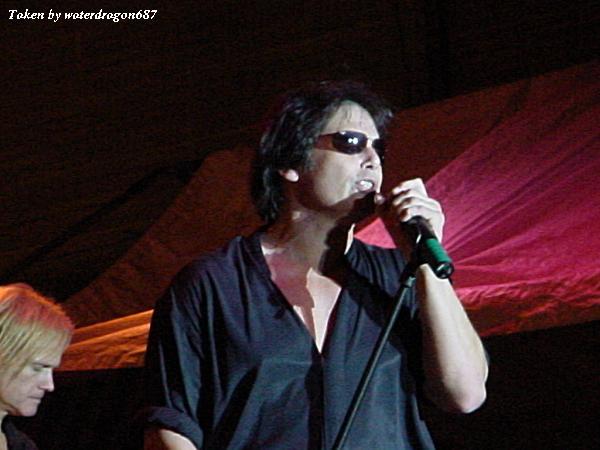 Jimi Jamison and Frankie Sullivan live in Deadwood, South Dakota, 18 June, 2005. Photo copyright waterdragon687; not to be reproduced without permission.