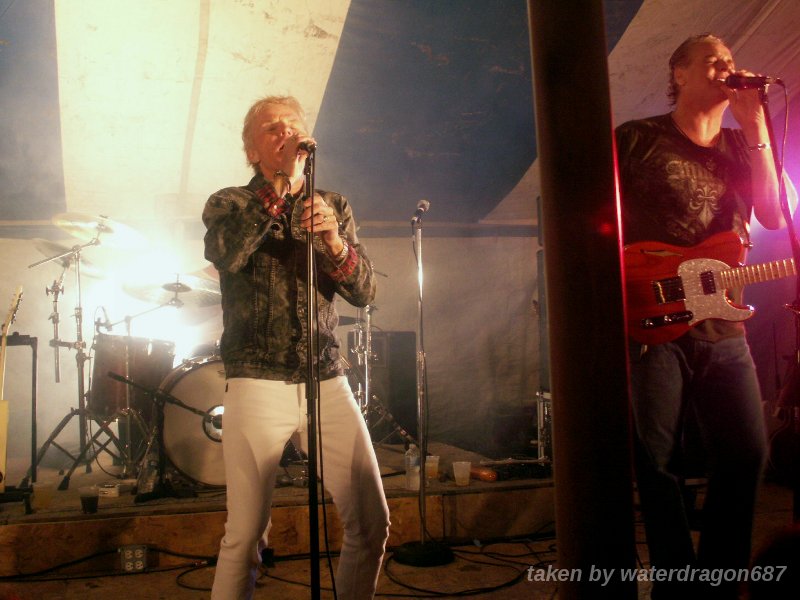 Fergie Fredriksen and Mark Reuter live in Glyndon, Minnesota, 11 September, 2010. Photo copyright waterdragon687; not to be reproduced without permission.