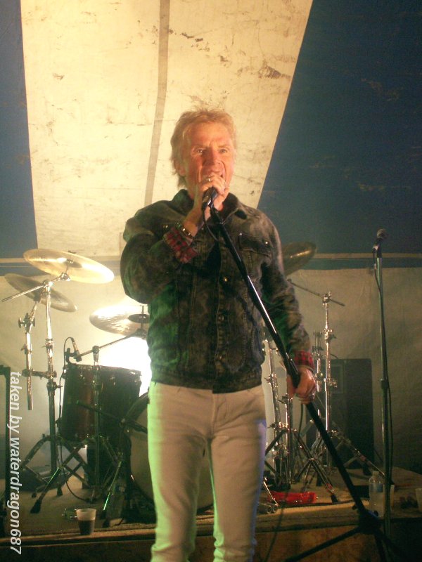 Fergie Fredriksen live in Glyndon, Minnesota, 11 September, 2010. Photo copyright waterdragon687; not to be reproduced without permission.