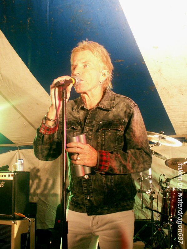 Fergie Fredriksen live in Glyndon, Minnesota, 11 September, 2010. Photo copyright waterdragon687; not to be reproduced without permission.