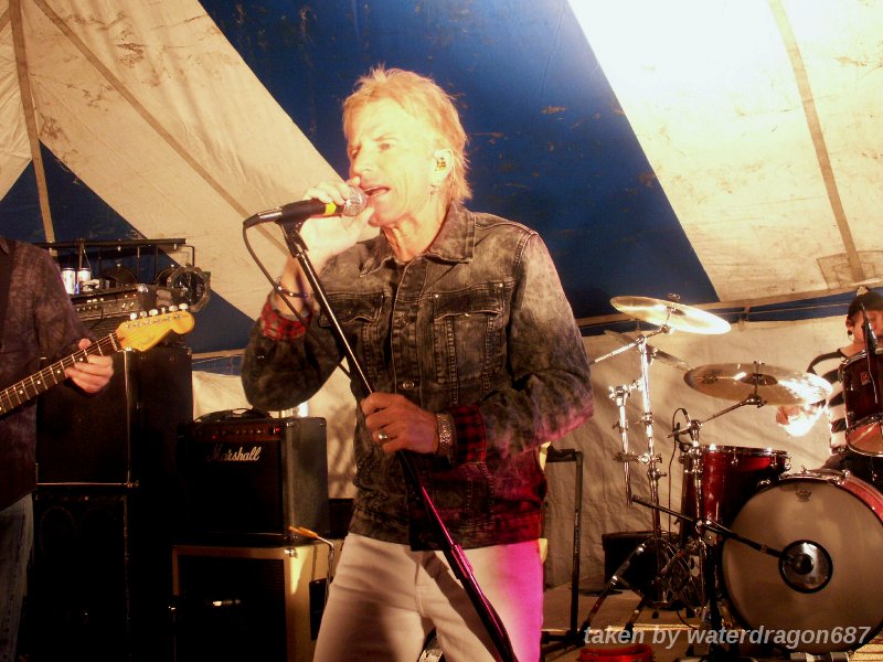 Fergie Fredriksen live in Glyndon, Minnesota, 11 September, 2010. Photo copyright waterdragon687; not to be reproduced without permission.