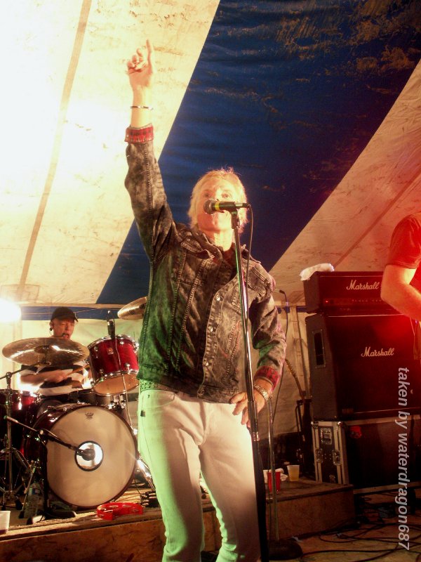 Fergie Fredriksen and Jeff Dunn live in Glyndon, Minnesota, 11 September, 2010. Photo copyright waterdragon687; not to be reproduced without permission.