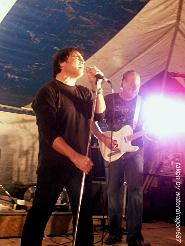 Jimi Jamison and Mark Reuter live in Glyndon, Minnesota, 11 September, 2010. Photo copyright waterdragon687; not to be reproduced without permission.