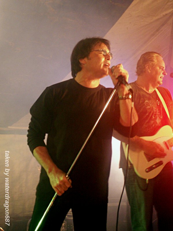 Jimi Jamison and Mark Reuter live in Glyndon, Minnesota, 11 September, 2010. Photo copyright waterdragon687; not to be reproduced without permission.