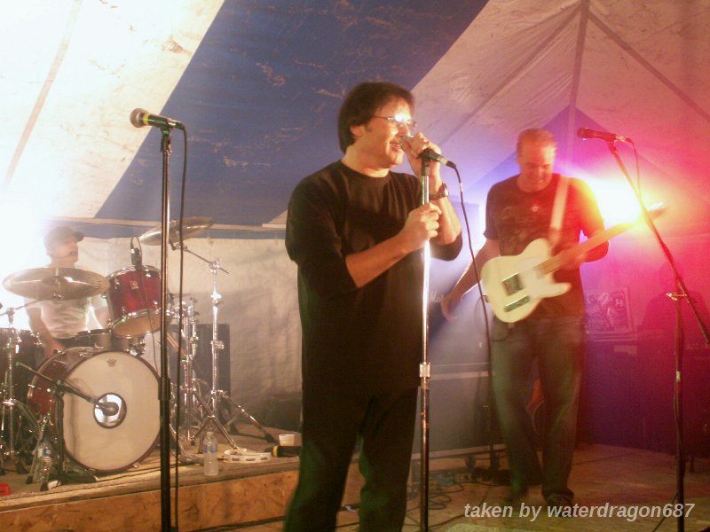Jimi Jamison, Mark Reuter, and Jeff Dunn live in Glyndon, Minnesota, 11 September, 2010. Photo copyright waterdragon687; not to be reproduced without permission.
