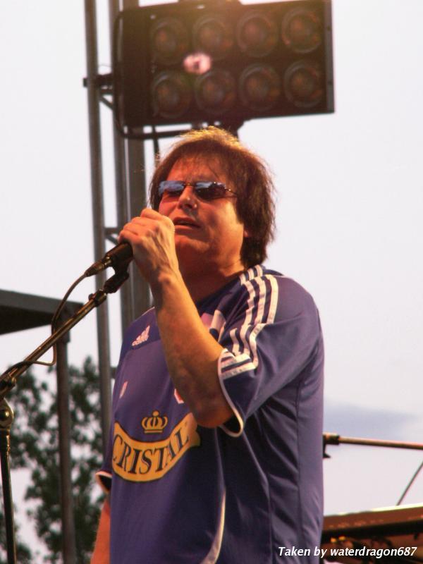 Jimi Jamison live in Oneida, Wisconsin, 06 June, 2008. Photo copyright waterdragon687; not to be reproduced without permission.