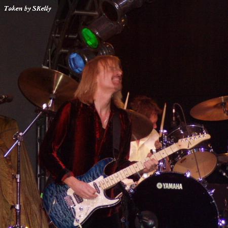 Frankie Sullivan live in Phoenix, Arizona, 18 November, 2005. Photo copyright SKelly; not to be reproduced without permission.