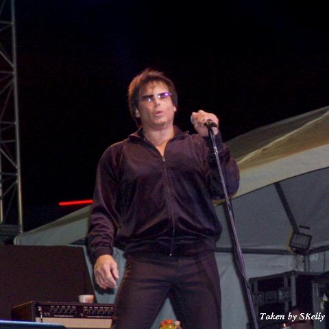 Jimi Jamison live in Phoenix, Arizona, 18 November, 2005. Photo copyright SKelly; not to be reproduced without permission.