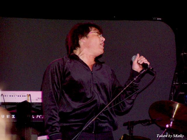 Jimi Jamison live in Phoenix, Arizona, 18 November, 2005. Photo copyright SKelly; not to be reproduced without permission.