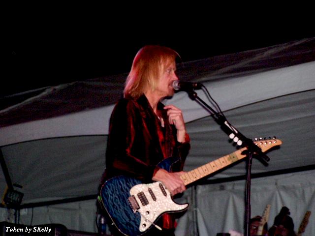 Frankie Sullivan live in Phoenix, Arizona, 18 November, 2005. Photo copyright SKelly; not to be reproduced without permission.