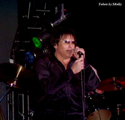 Jimi Jamison live in Phoenix, Arizona, 18 November, 2005. Photo copyright SKelly; not to be reproduced without permission.