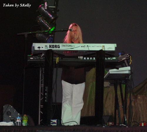 Chris Grove live in Phoenix, Arizona, 18 November, 2005. Photo copyright SKelly; not to be reproduced without permission.