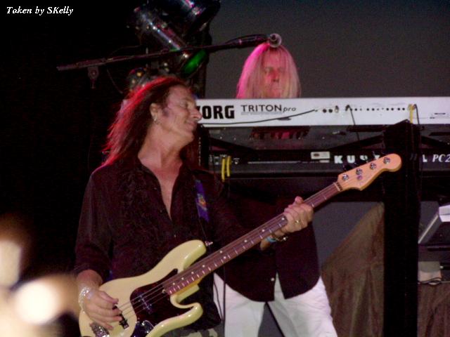 Barry Dunaway and Chris Grove live in Phoenix, Arizona, 18 November, 2005. Photo copyright SKelly; not to be reproduced without permission.