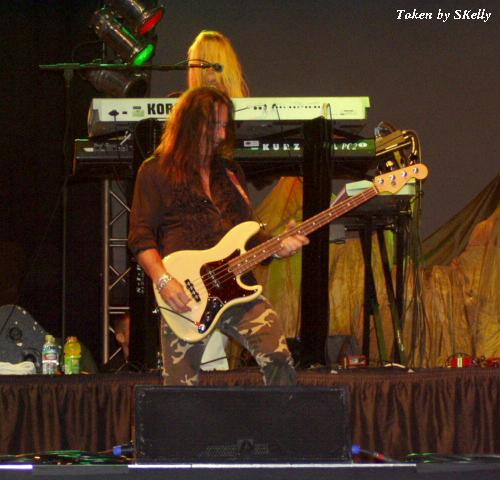 Barry Dunaway and Chris Grove live in Phoenix, Arizona, 18 November, 2005. Photo copyright SKelly; not to be reproduced without permission.