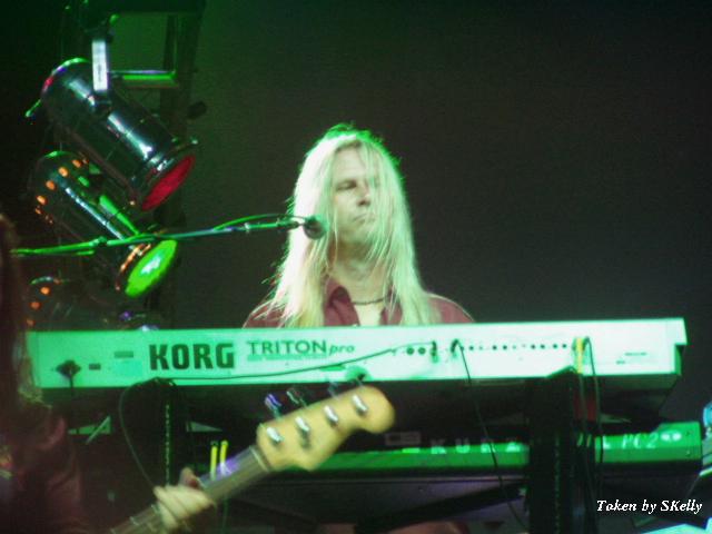 Chris Grove live in Phoenix, Arizona, 18 November, 2005. Photo copyright SKelly; not to be reproduced without permission.