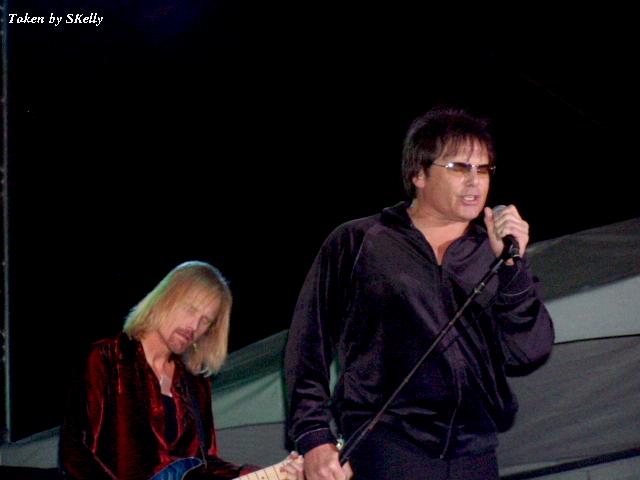 Frankie Sullivan and Jimi Jamison live in Phoenix, Arizona, 18 November, 2005. Photo copyright SKelly; not to be reproduced without permission.