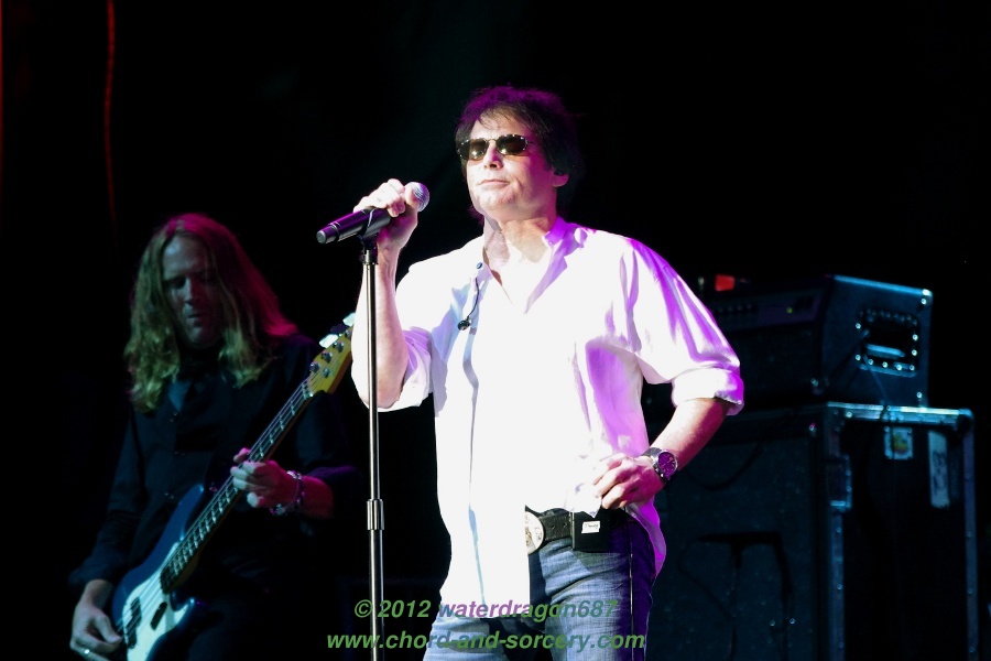 Jimi Jamison and Billy Ozzello live in Hoffman Estates, Illinois, 7 July 2012. Photo copyright waterdragon687, all rights reserved; not to be reproduced without permission.