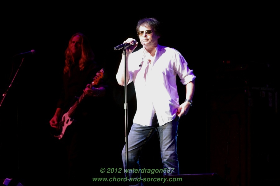 Jimi Jamison and Billy Ozzello live in Hoffman Estates, Illinois, 7 July 2012. Photo copyright waterdragon687, all rights reserved; not to be reproduced without permission.