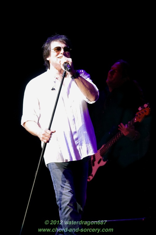 Jimi Jamison and Billy Ozzello live in Hoffman Estates, Illinois, 7 July 2012. Photo copyright waterdragon687, all rights reserved; not to be reproduced without permission.