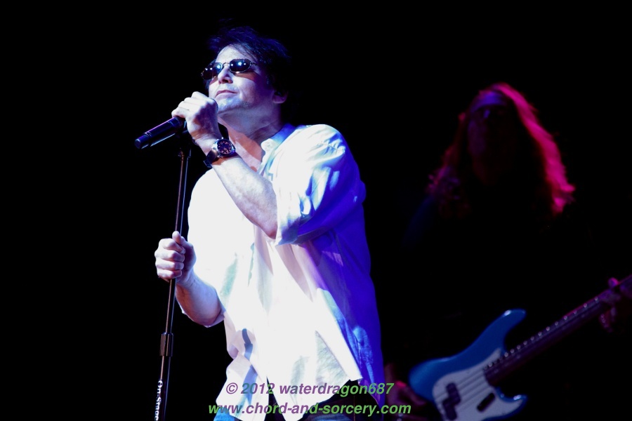 Jimi Jamison and Billy Ozello live in Hoffman Estates, Illinois, 7 July 2012. Photo copyright waterdragon687, all rights reserved; not to be reproduced without permission.