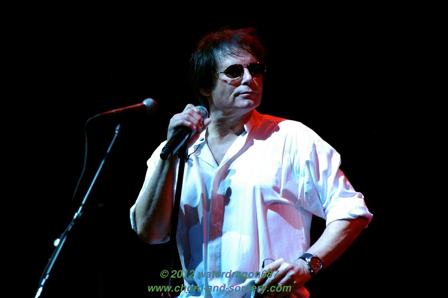 Jimi Jamison live in Hoffman Estates, Illinois, 7 July 2012. Photo copyright waterdragon687, all rights reserved; not to be reproduced without permission.