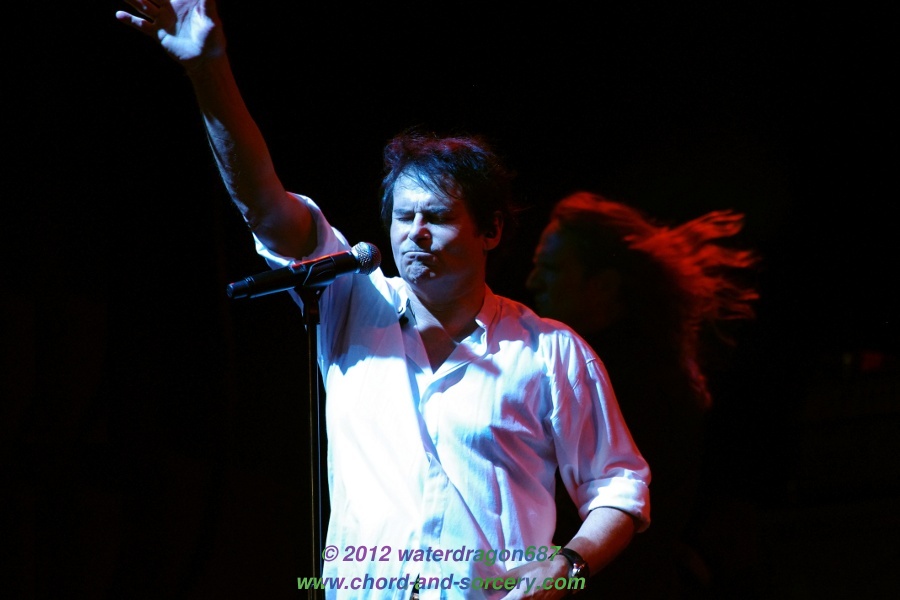 Jimi Jamison and Billy Ozzello live in Hoffman Estates, Illinois, 7 July 2012. Photo copyright waterdragon687, all rights reserved; not to be reproduced without permission.